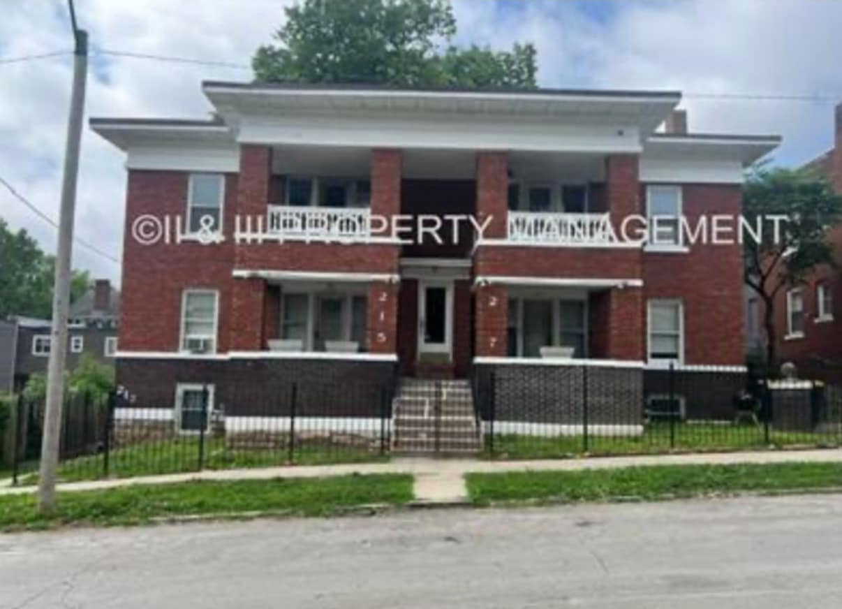 215 West 37th Street Apr 2E