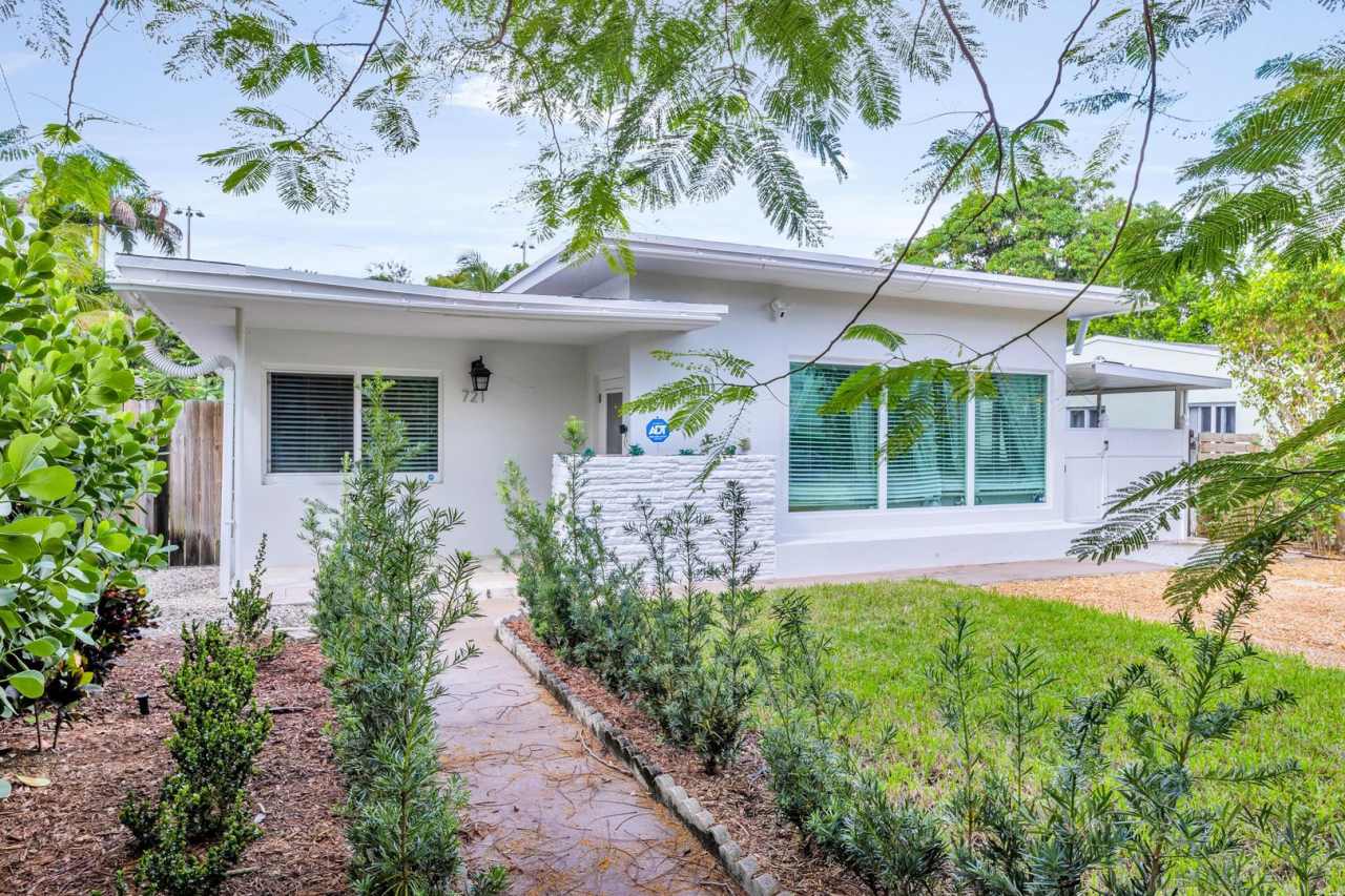 721 NE 15TH AVE FORT LAUDERDALE, FL 33304