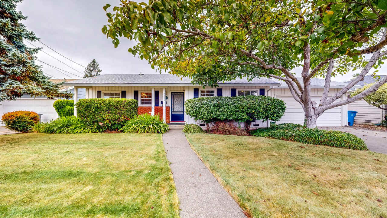 Beautiful Light  Bright Single Level 3 Bedroom in Montgomery Village