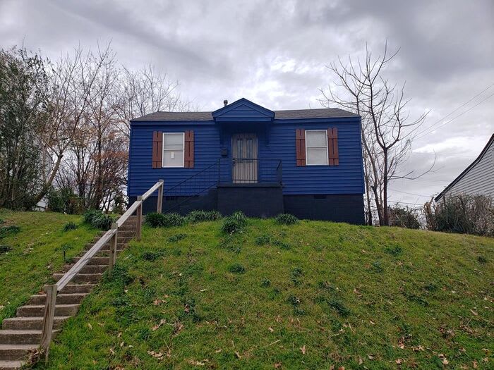 2066 Farrington Street