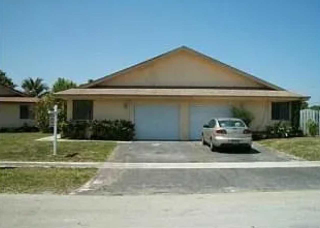 Charming 3-Bedroom 2 bathroom Home with Spacious Backyard in N. Lauderdale, FL with Special Deposit $1,500 with Approved Credit!