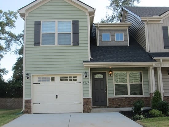 3 Bedroom, 2.5 Bath w/ One Car Garage