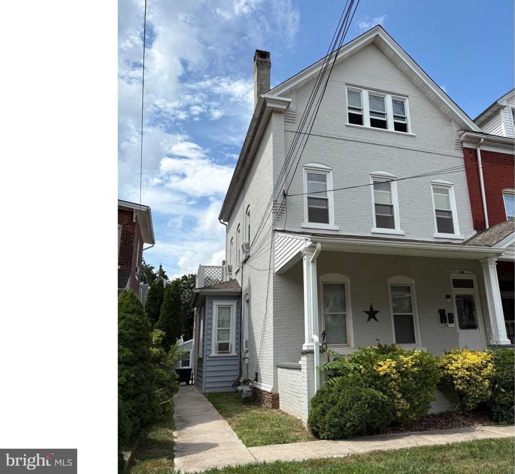 48 PENN Avenue unit: A - Downstairs