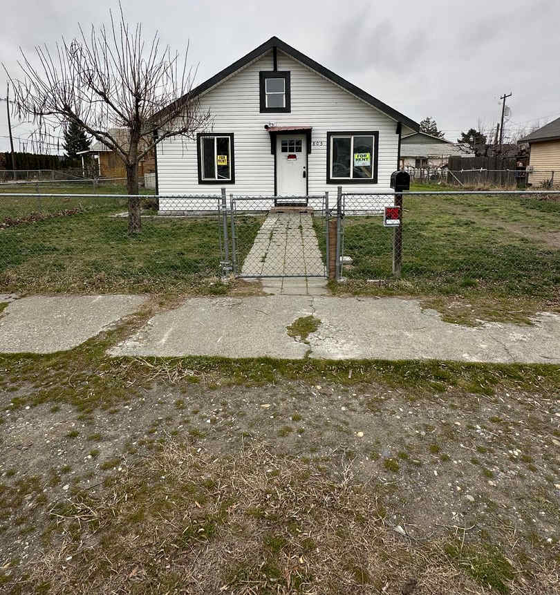 For Rent – 805 S 5th Ave, Pasco, WA 99301