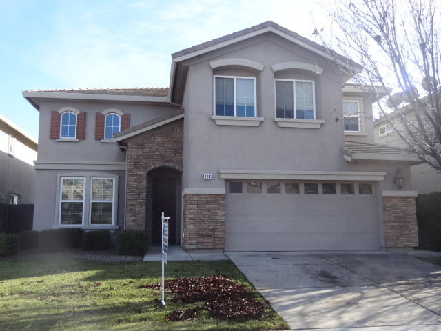 Huge home in Elk Grove