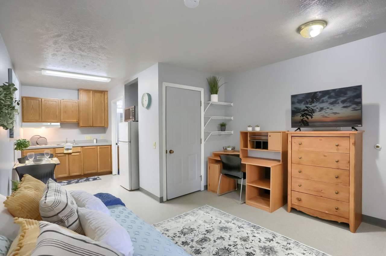 Slippery Rock Studio Apartment!