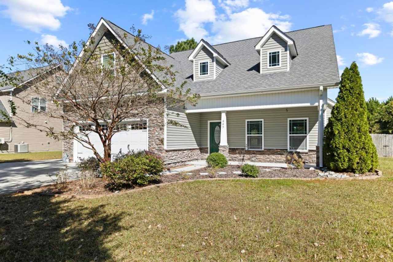 Minutes to the Beach! Conveniently located in Holly Ridge.