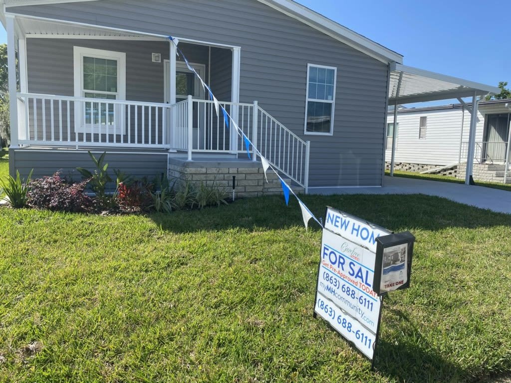 2722 King George Ave.