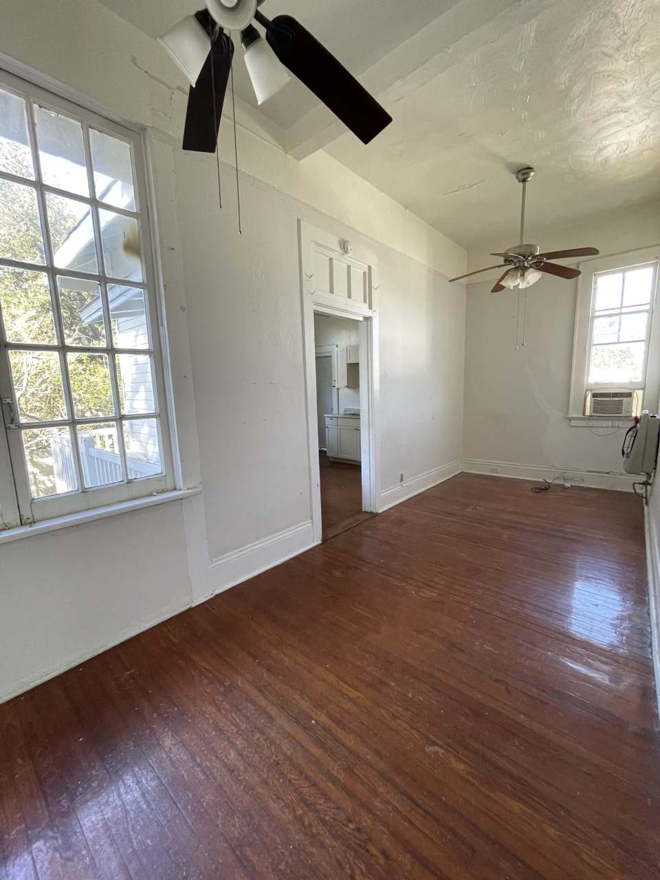 4229 Coliseum St. St Upper Right Unit