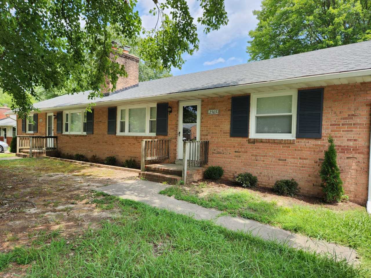 2 bed 1 bath Duplex Unit-Chesterfield