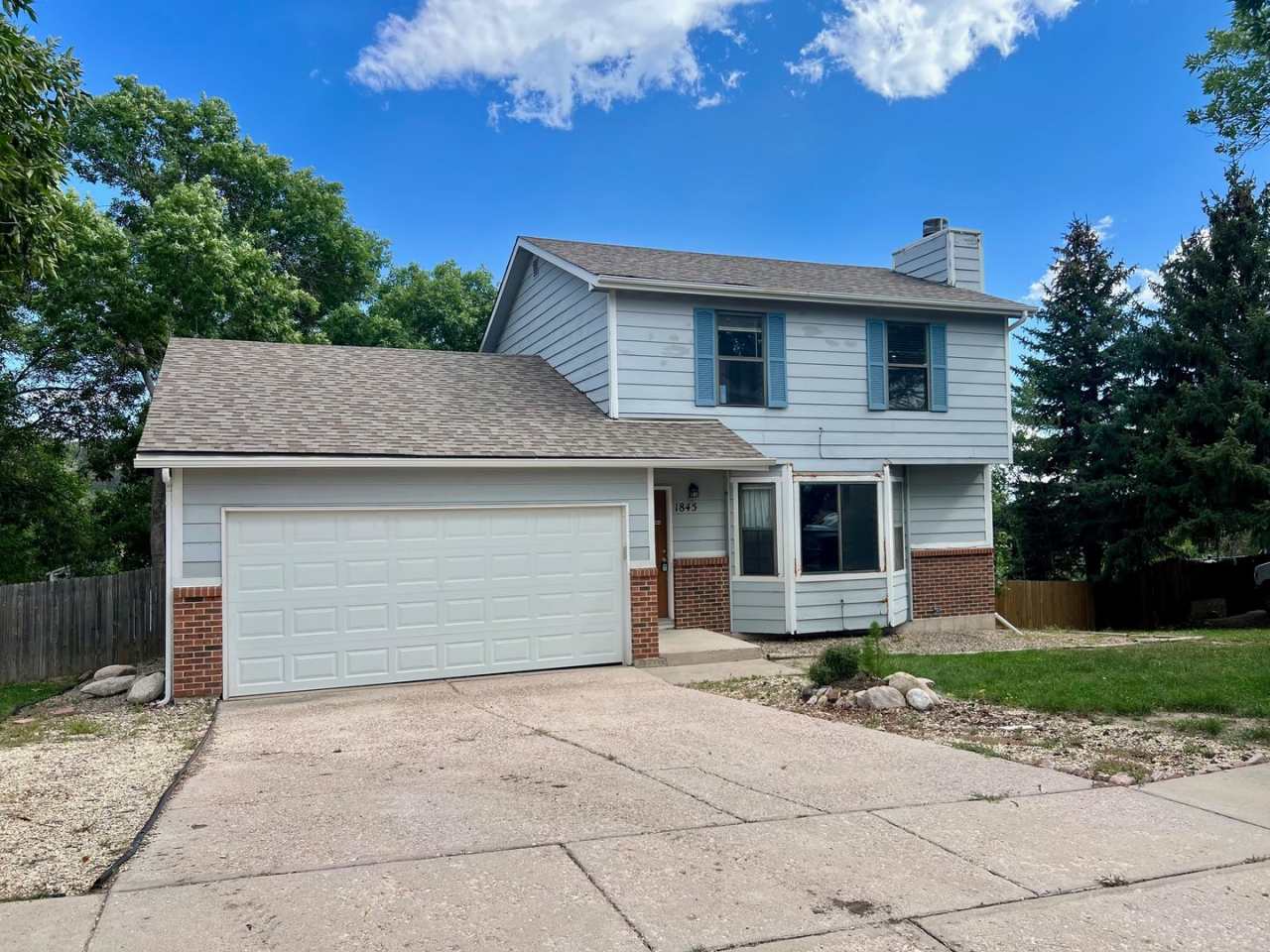 Wonderful 4 bedroom home close to UCCS!