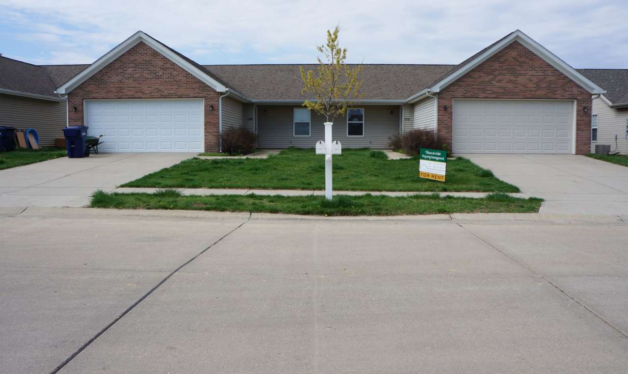 Spacious 2-Bed, 2-Bath Duplex with Attached Garage!