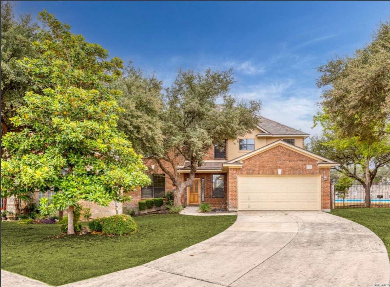GATED COMMUNITY | STONE OAK | 4 BEDROOMS + HUGE LOFT | SMALL LOFT/NURSERY/OFFICE/ | EXCELLENT NEISD SCHOOLS | SPACIOUS  BEAUTIFULLY FURNISHED | ACROSS CANYON SPRINGS GOLF CLUB