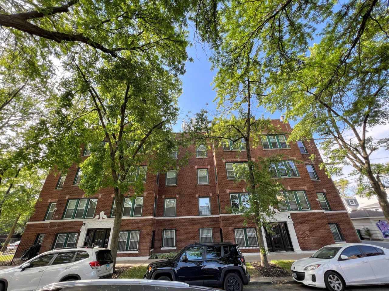 3607 W Ainslie Street