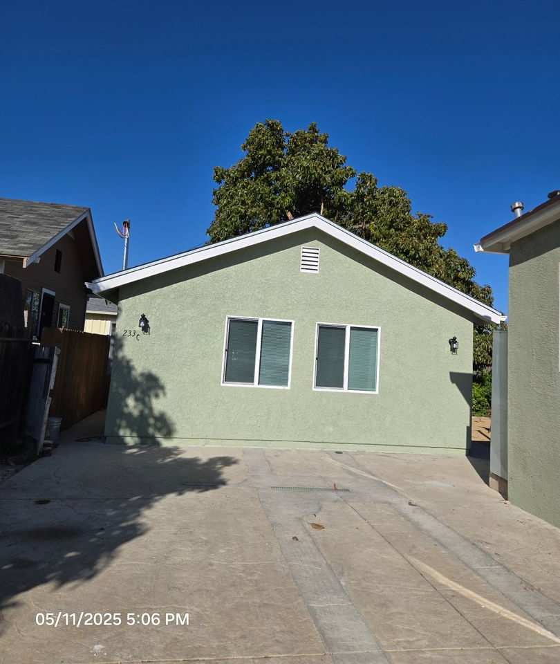 Duplex-1 + 1 $2200-BRAND NEW UNIT