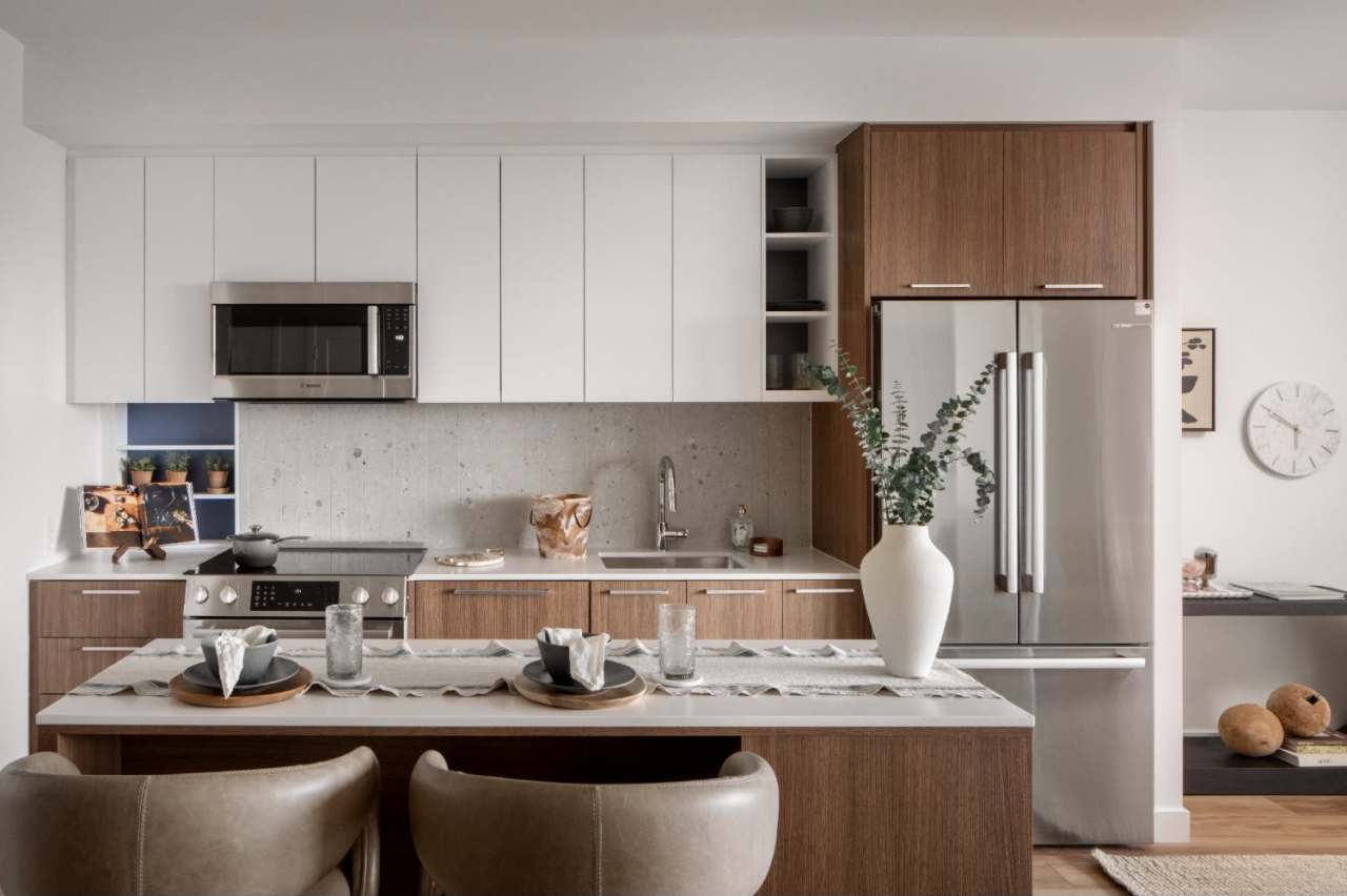 Stratos at Bridge District