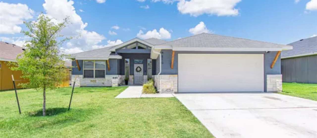 Beautiful 4 Bedroom 2 Bath Home for Rent