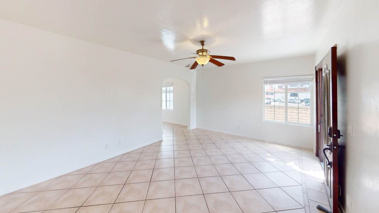 Charming Cottage Located In Carlsbad Village / Two Blocks From The Beach!