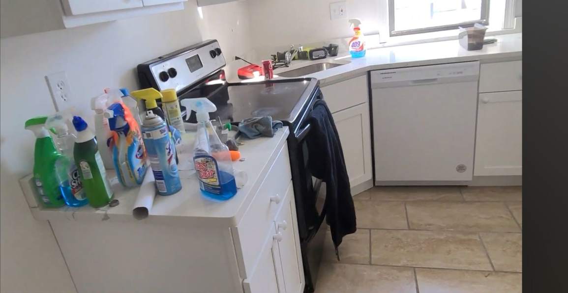 Recently Renovated Apt near B and C lines and Whole Foods! Gorgeous Area, H/HW included