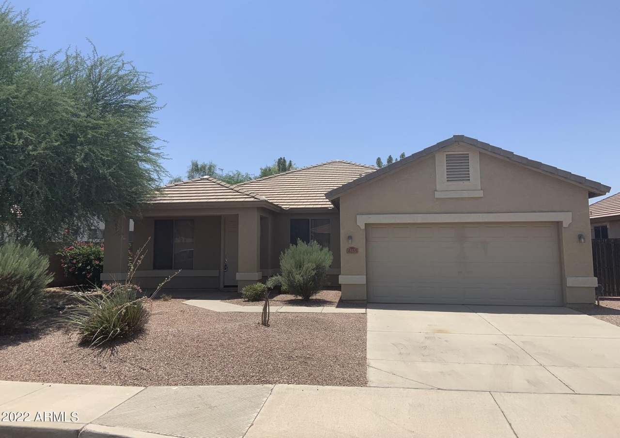 4255 E CHERRY HILLS Drive