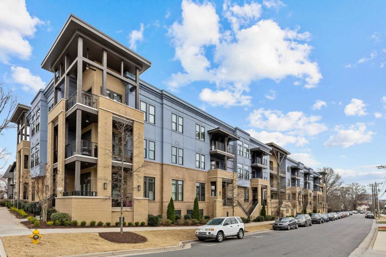 Prime Southend 2-Bed, 2.5-Bath Condo