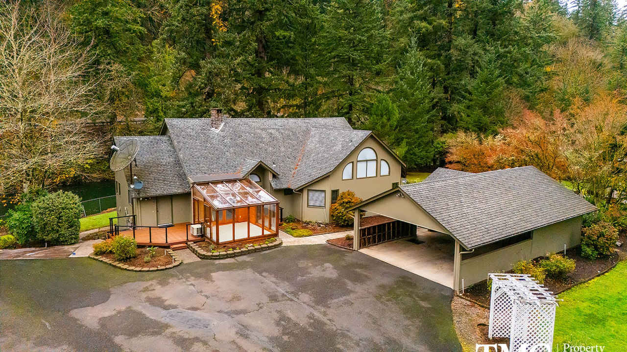 Stunning Custom-Built Home w/ Washougal River Access! Fresh paint and new floors!
