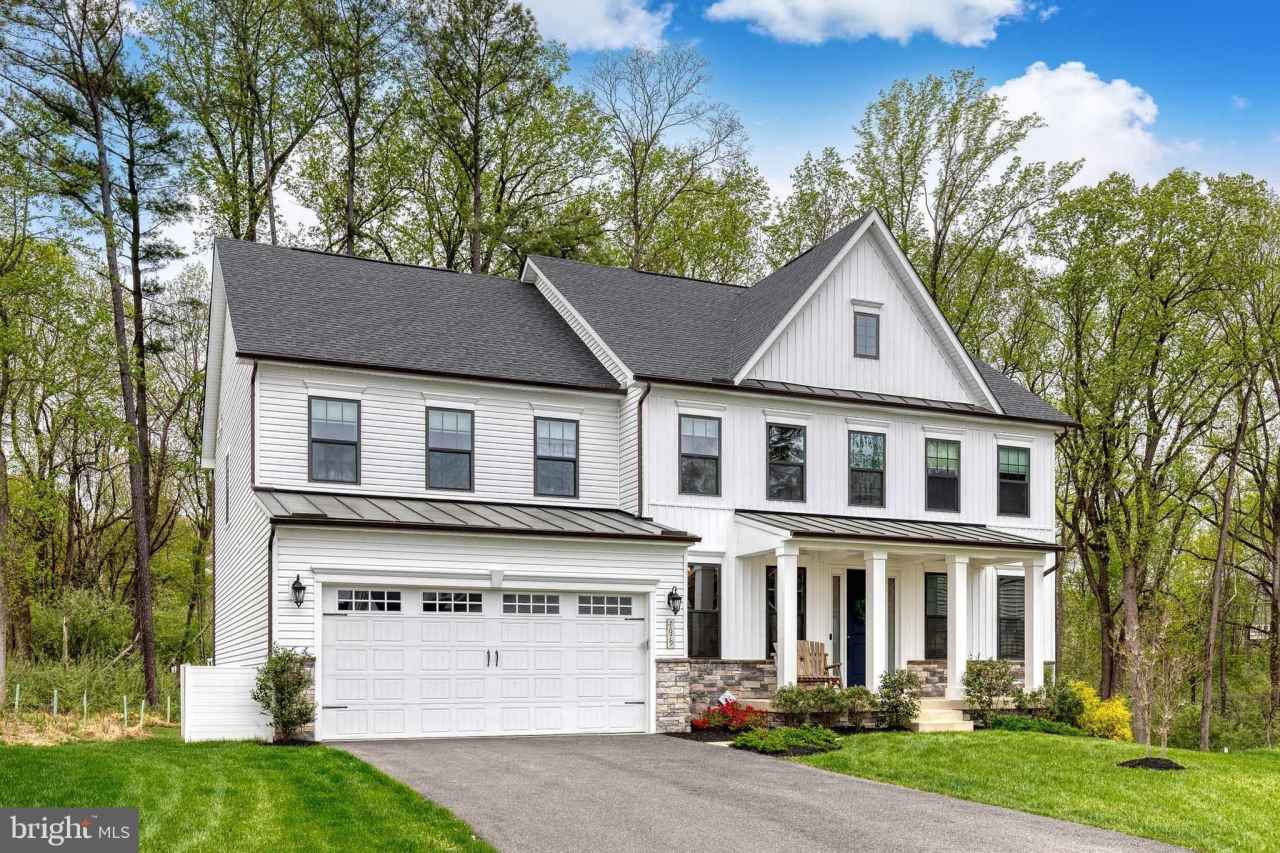 7679 CROSS CREEK Drive