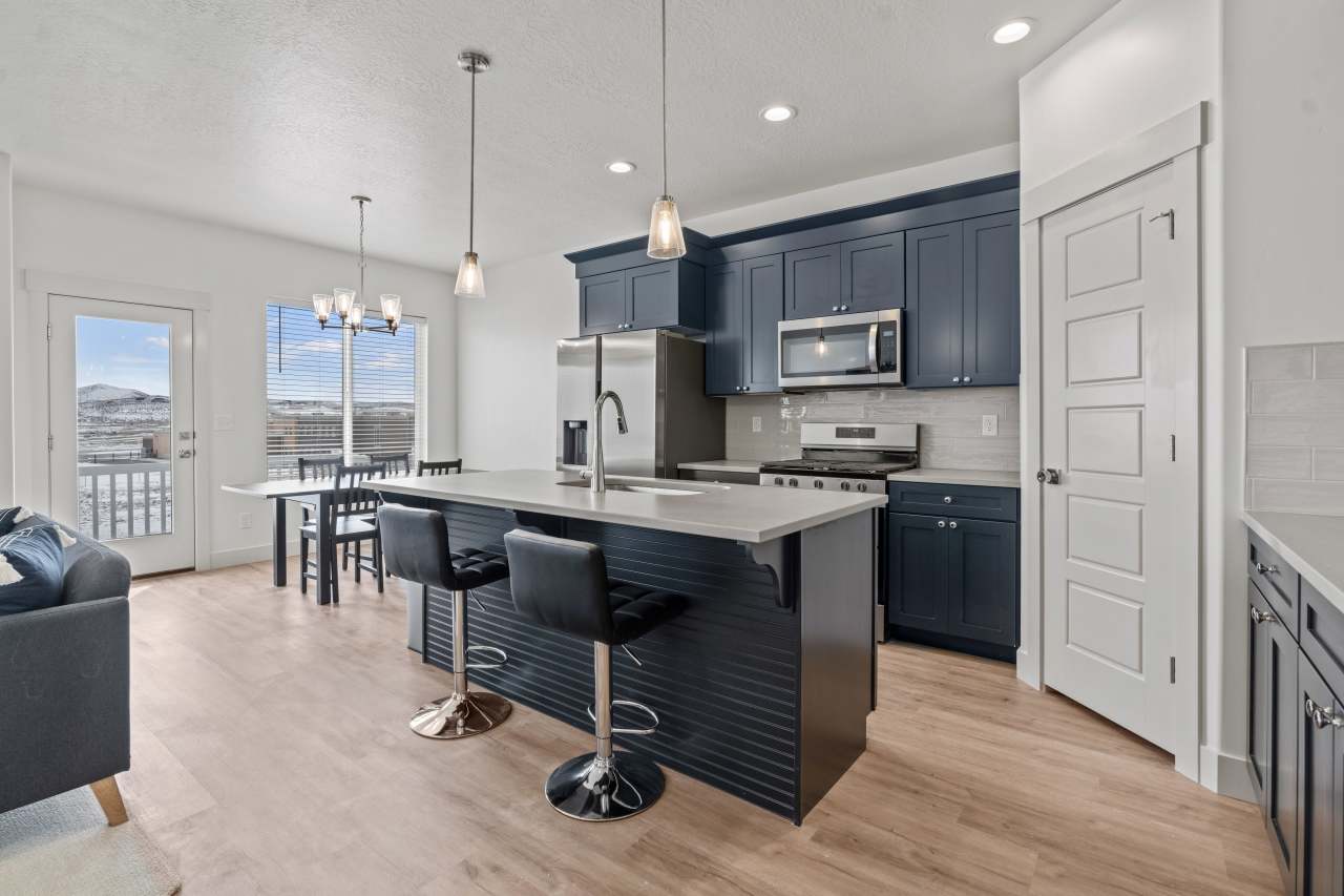 967 W Coral Charm Wy