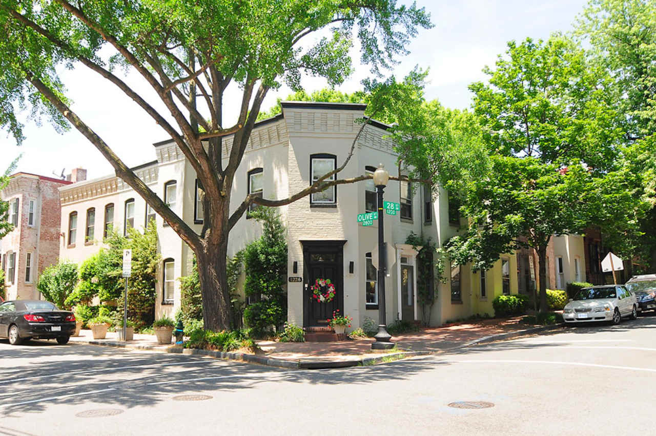 Georgetown Townhouse (Close to the West End and Dupont)