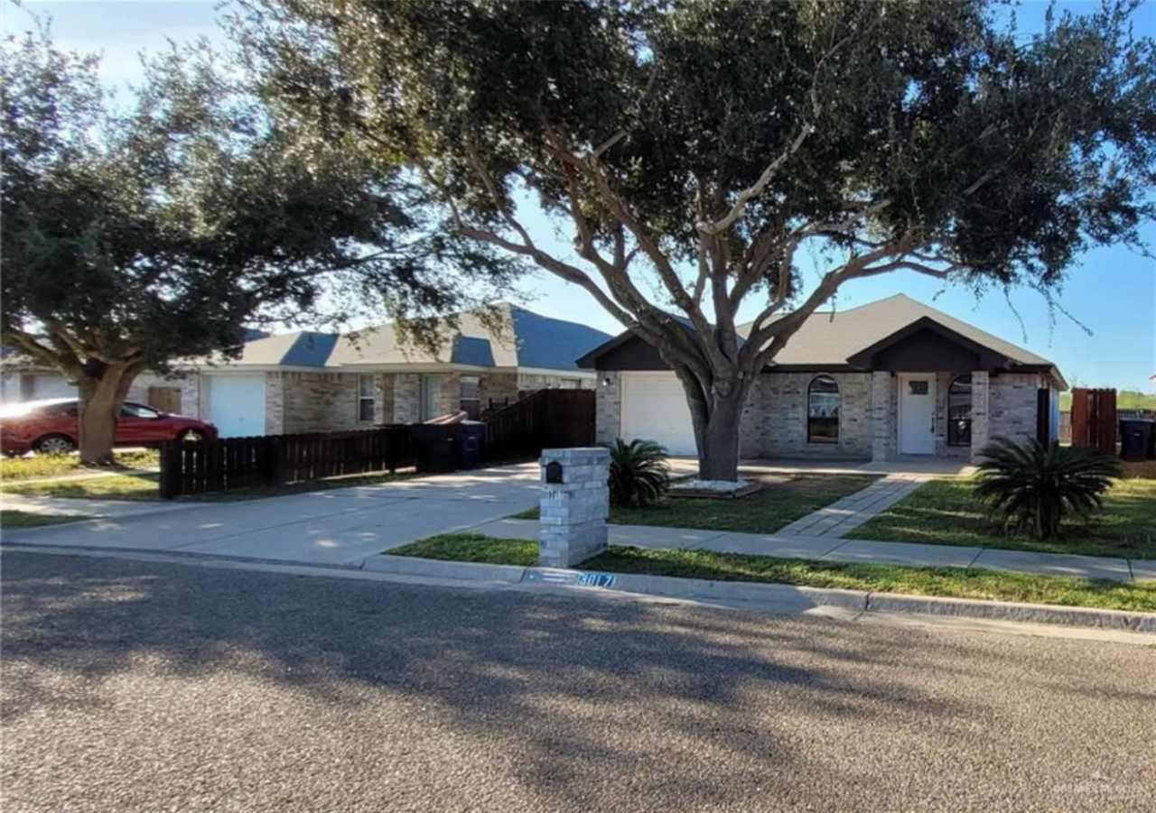 9017 North 37th Lane