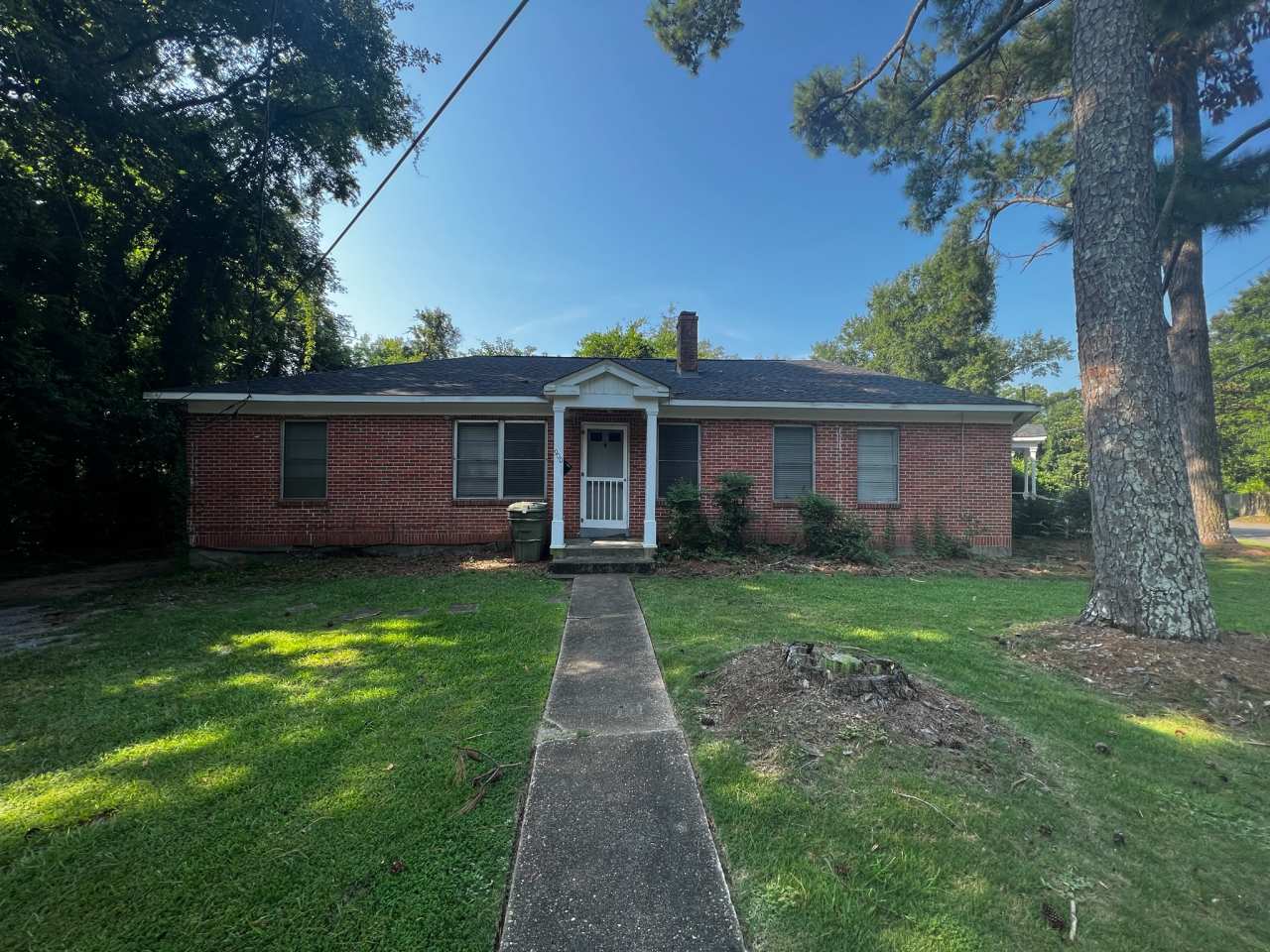 900 East Edgemont Avenue - 900