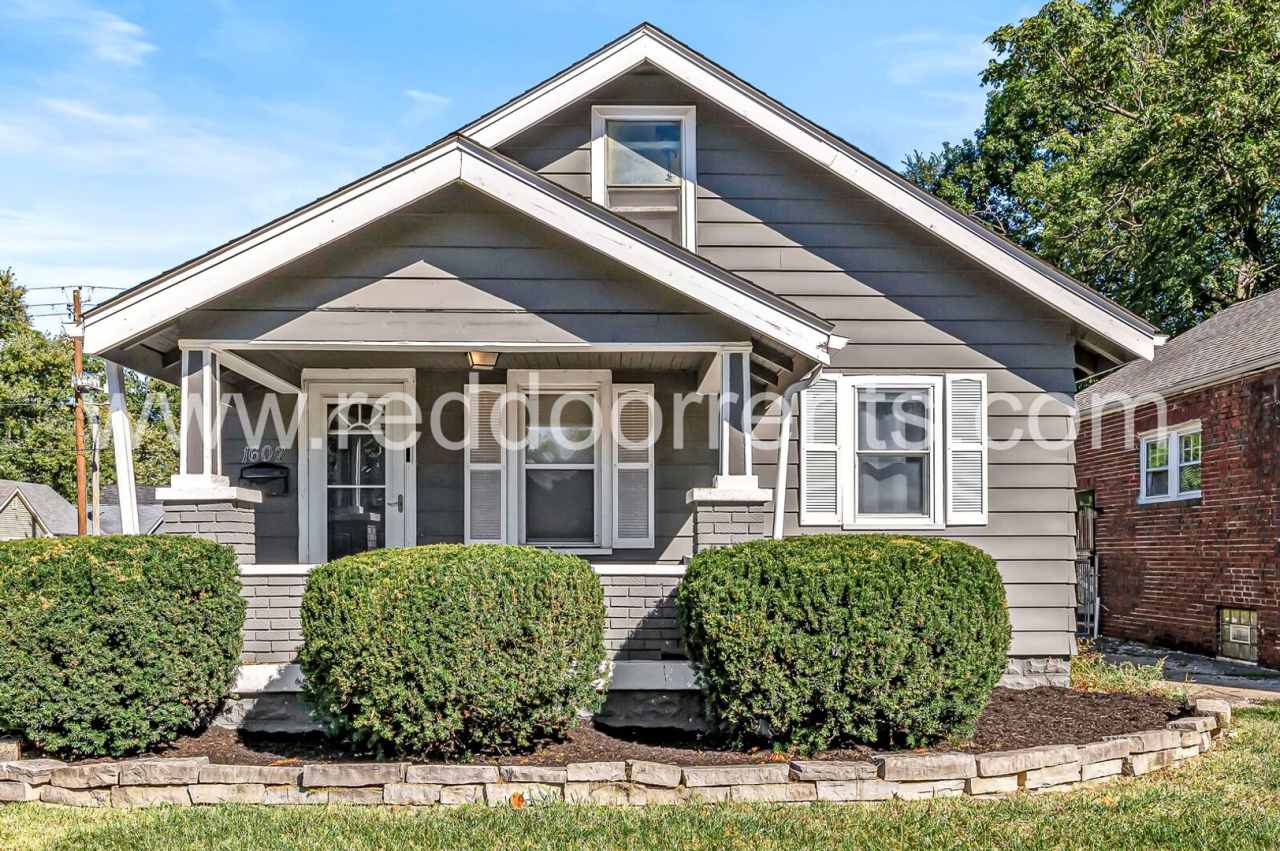 Conveniently Located 3-Bedroom Bungalow with Smart Upgrades! Accepting 6-Month Lease