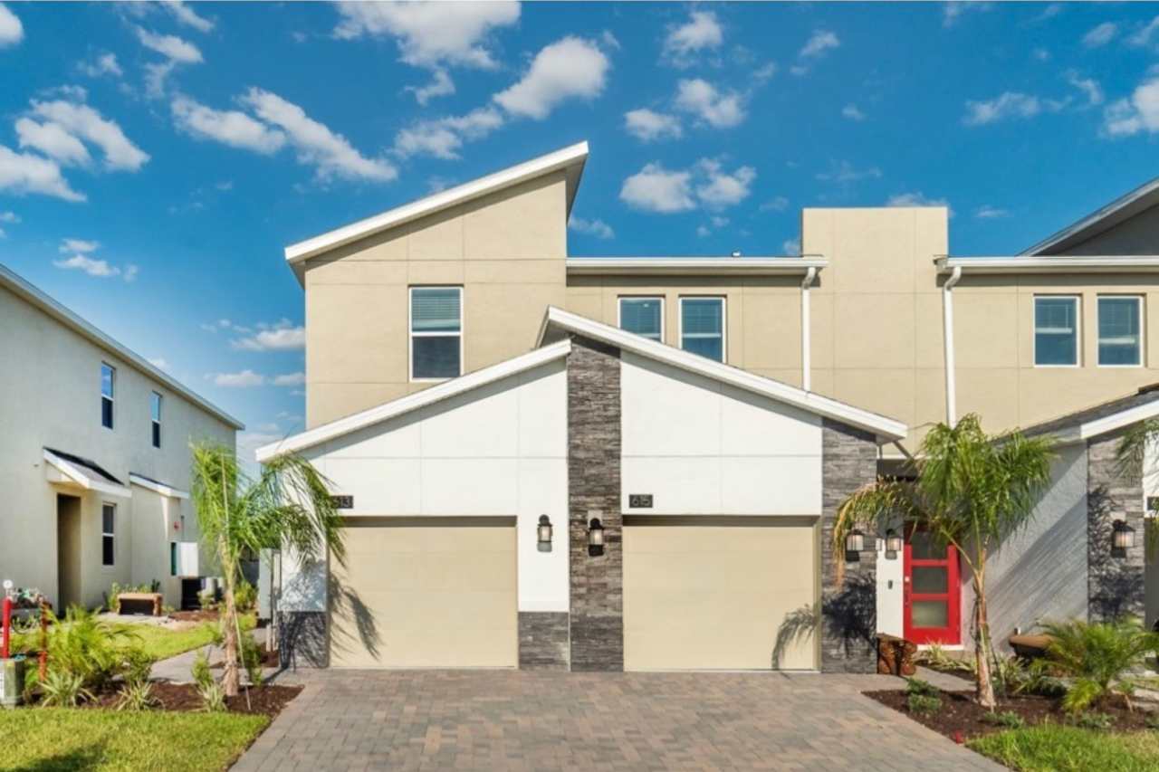 BEAUTIFUL CHAMPIONS GATE 2 BED 2 BATH COND0 w/GARAGE - FULLY FURNISHED - 12 MONTH RENTAL