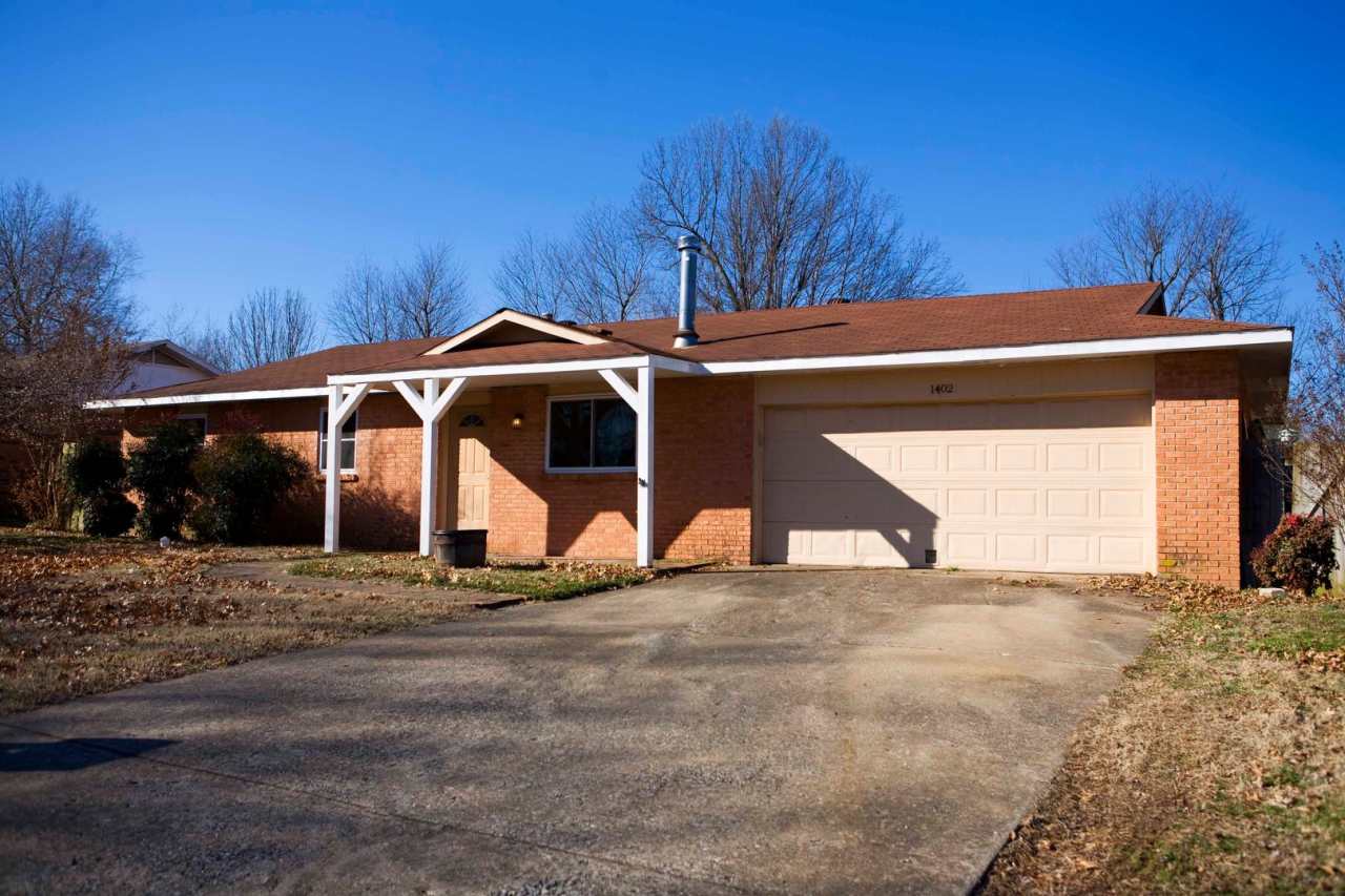 3-Bedroom, 2-Bathroom Home in Central Springdale Neighborhood – Available July 1st!