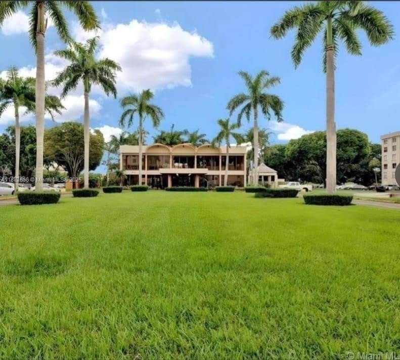 9320 Fontainebleau Blvd