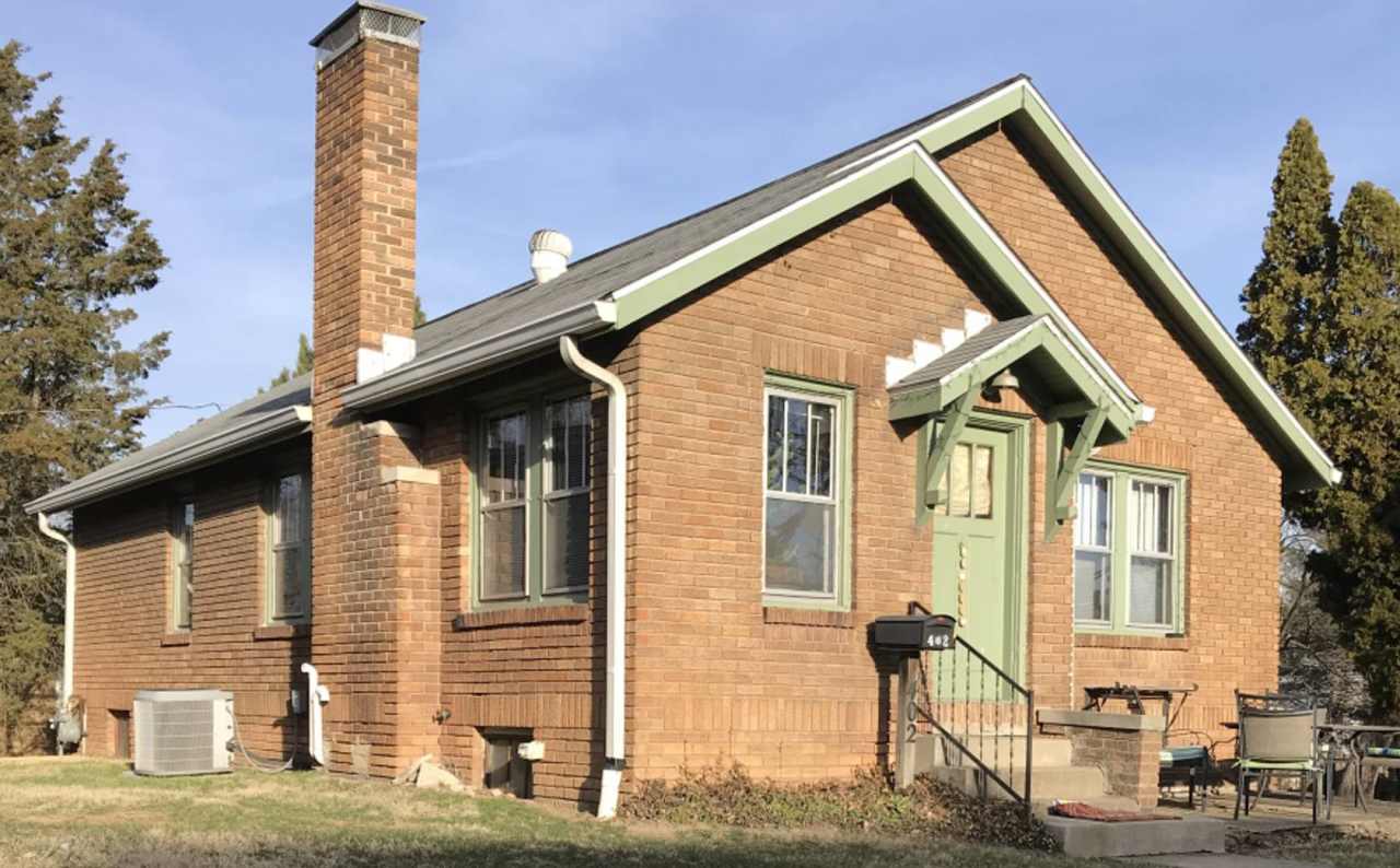 402 S Eagleson - 3bed/1 bath - Walking distance to campus!