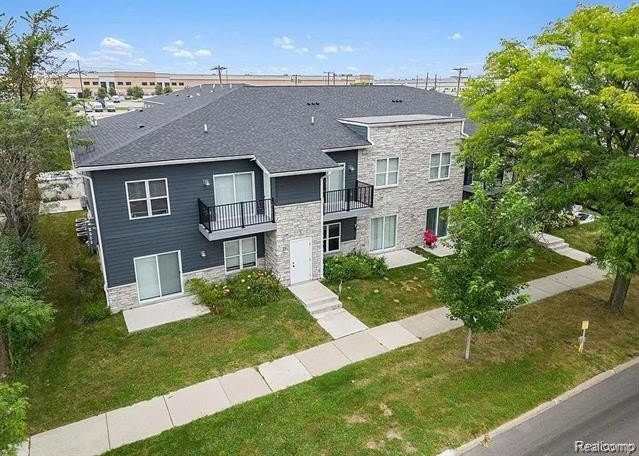 1251 E WOODWARD HEIGHTS Boulevard