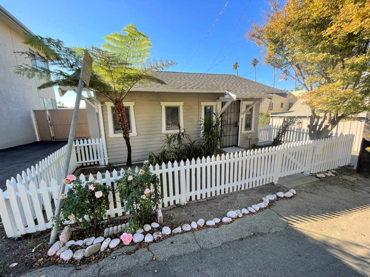 Downtown Home with Large Deck and OCEAN VIEWS!