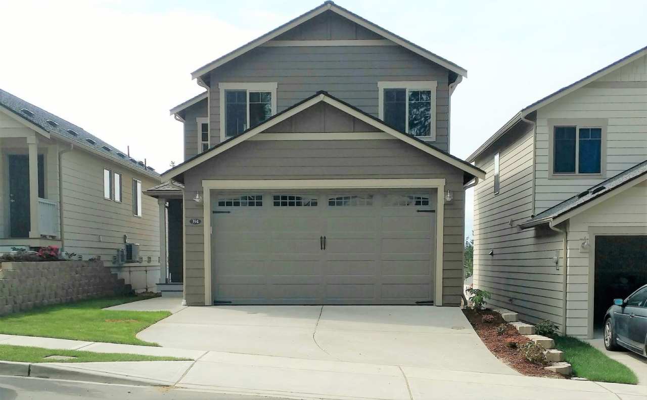 Very well maintained home in Poulsbo.