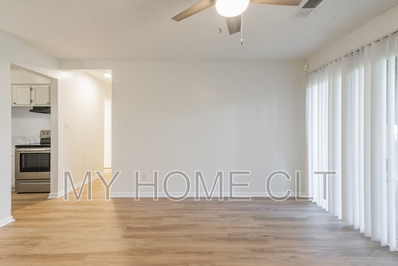 2539 Stockbridge Drive - 1