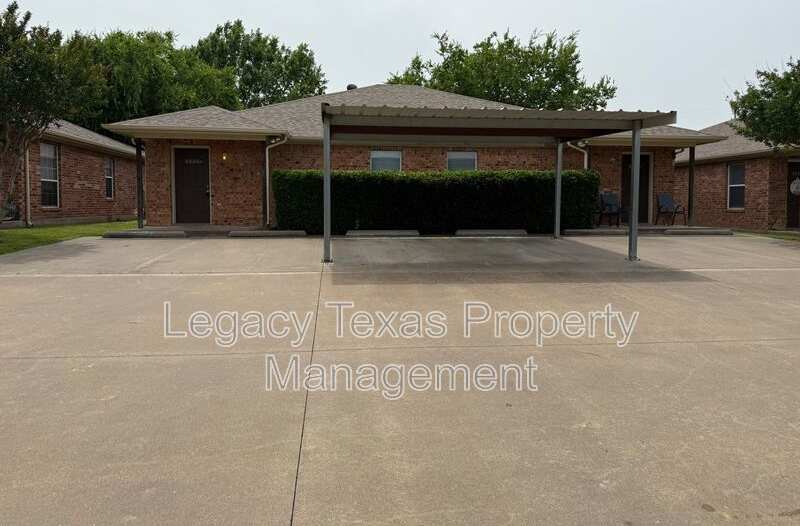 1322 Country Club Apt #C