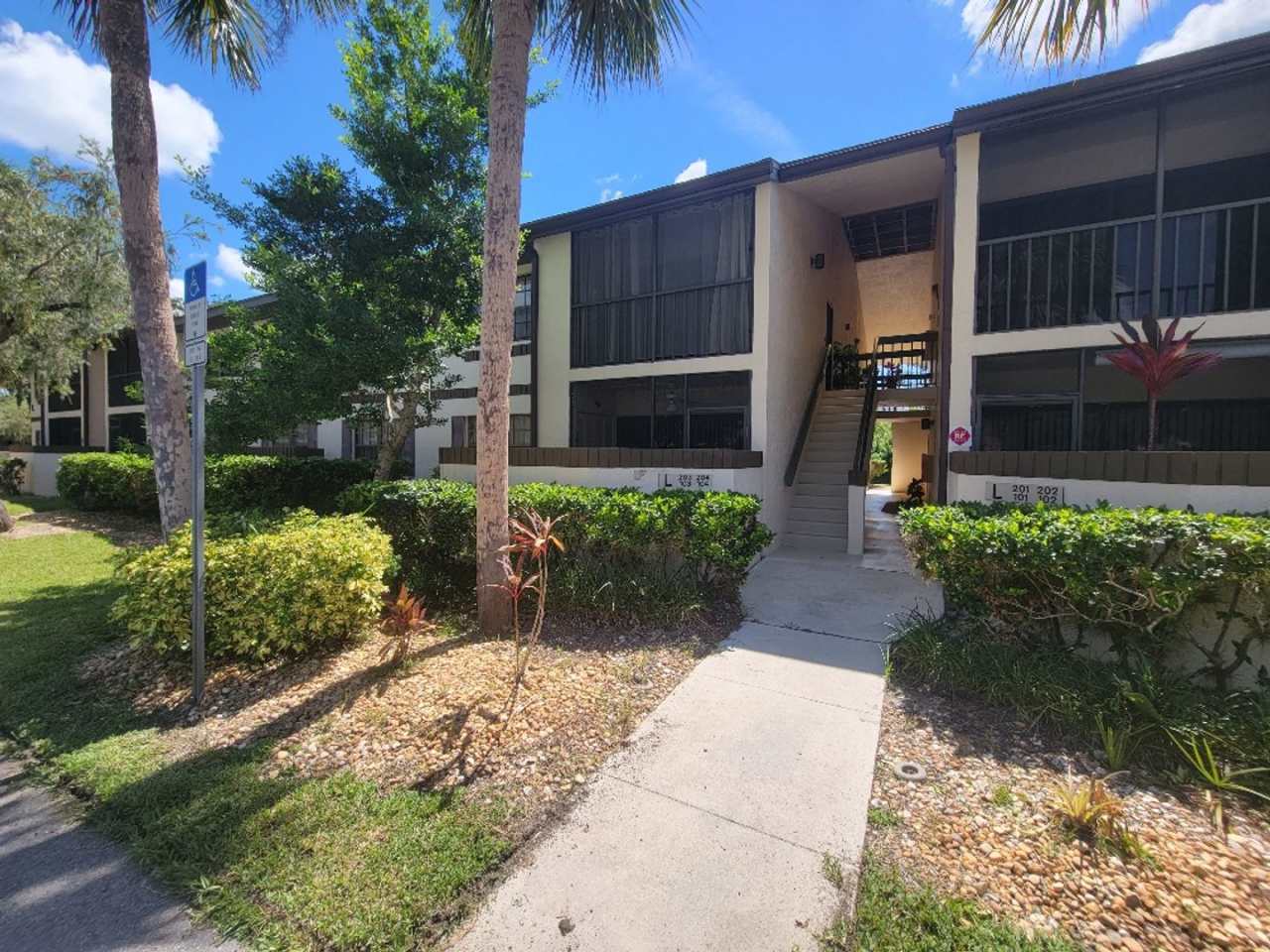 Lovely bottom floor UN-furnished condo Port Charlotte
