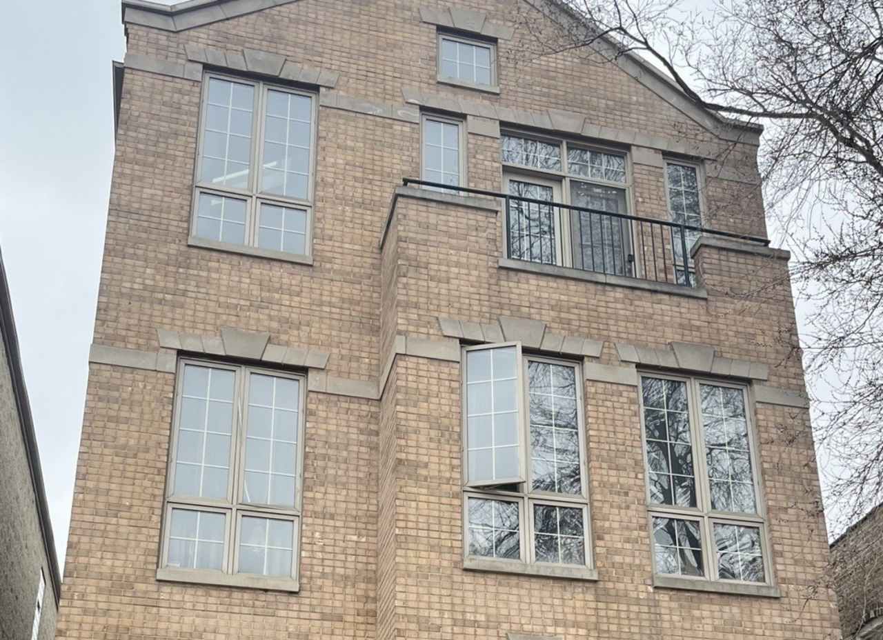 4426 S Calumet Avenue