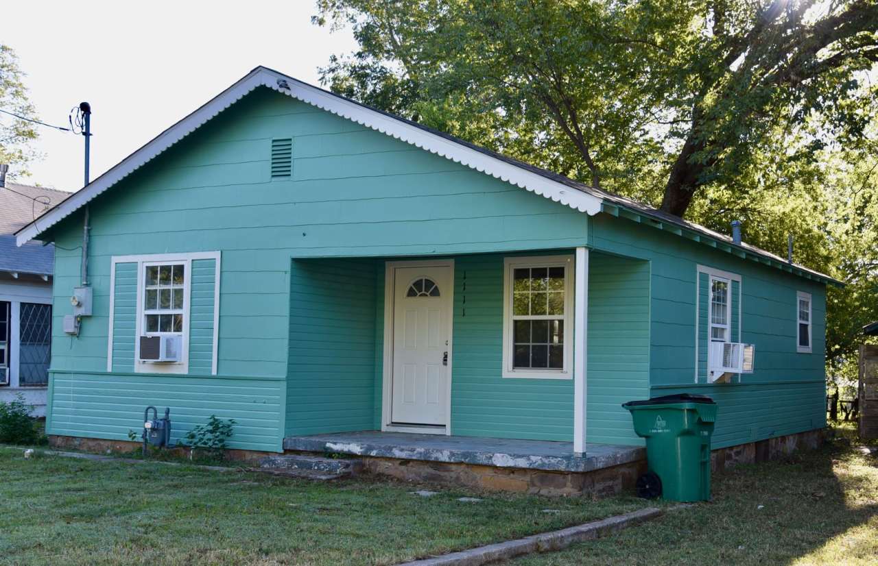 Beautiful 2 Bed Room 1 Bath