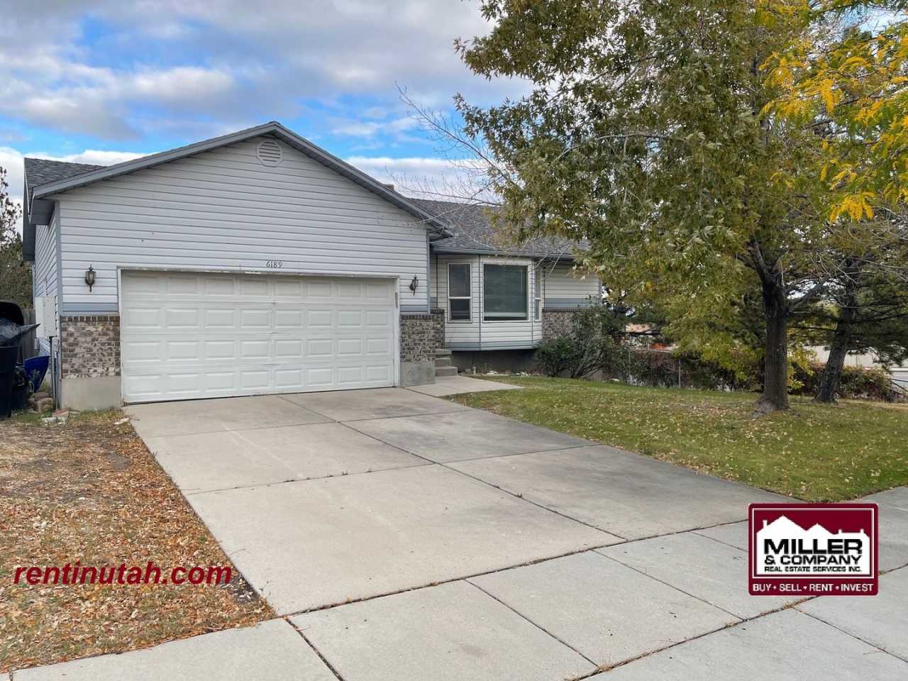 Updated Rambler with Vaulted Ceilings For Rent!