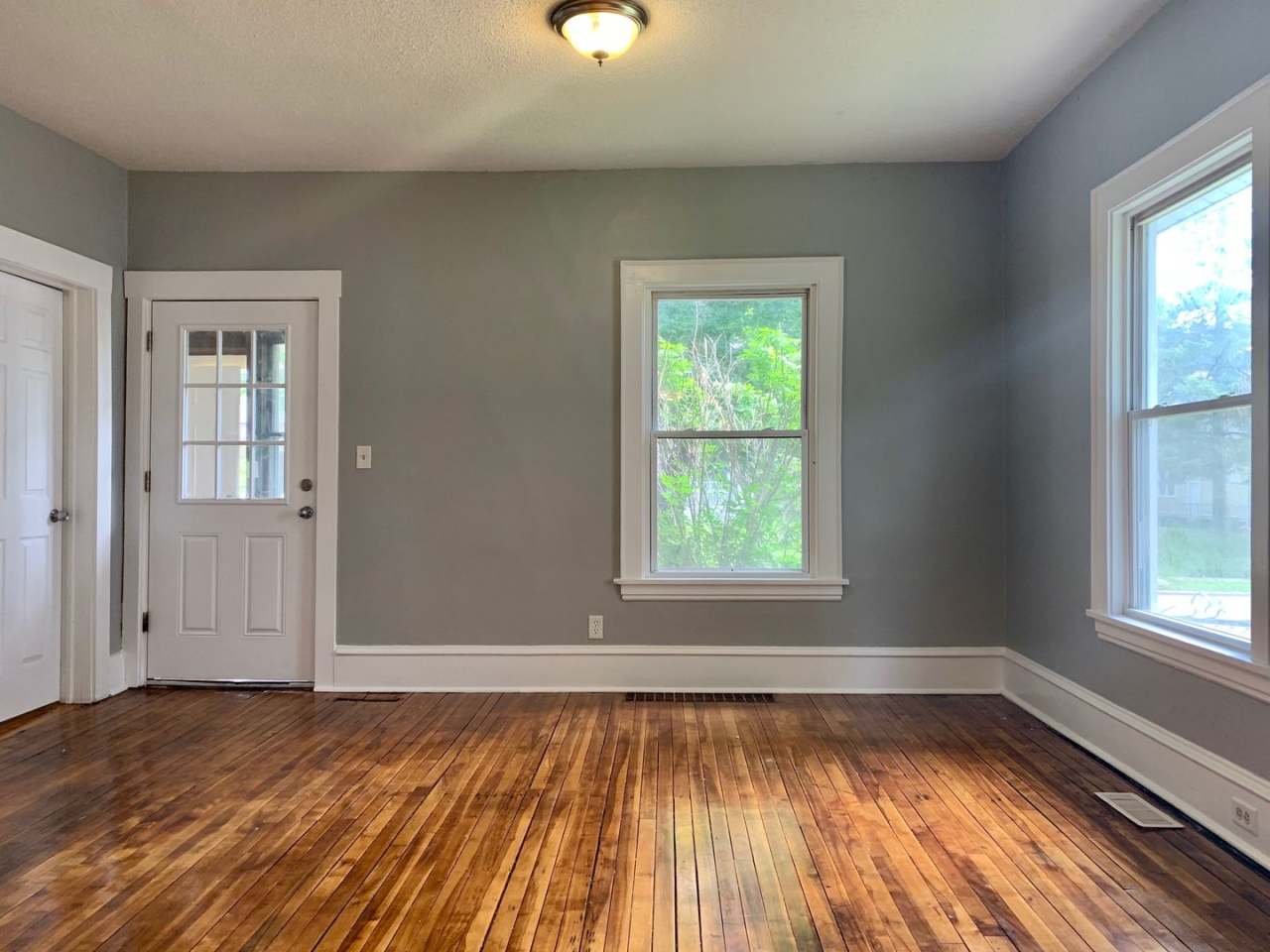 Beautiful 4 bedroom + Den Home in Minneapolis!