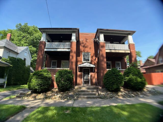 1317 North Ellis Street