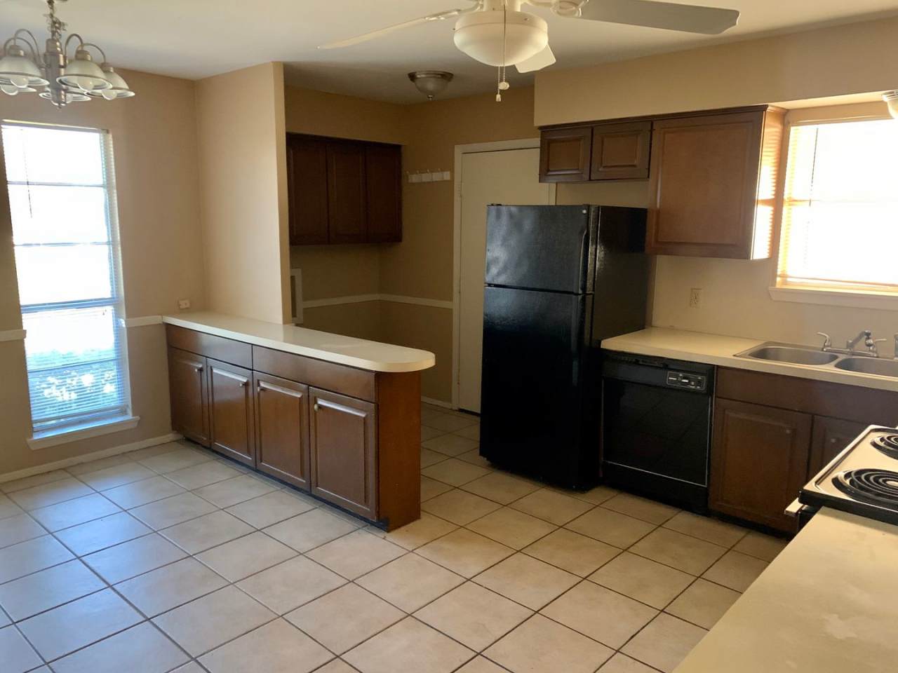 Duplex *LEASING SPECIAL AVAILABLE*