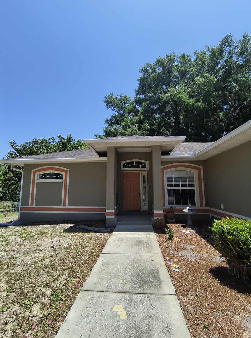 Beautiful 3 Bedroom 2 Bathroom Bungalow in Winter Haven.