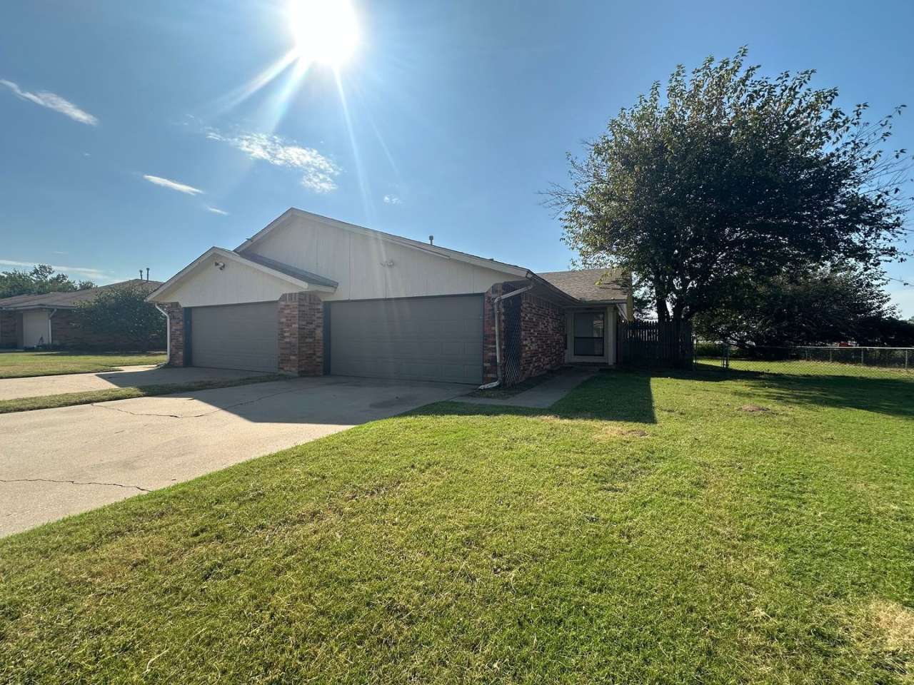 2 Bedroom 2 Bath Duplex On NW 10th And Council (See Contact Info Below)